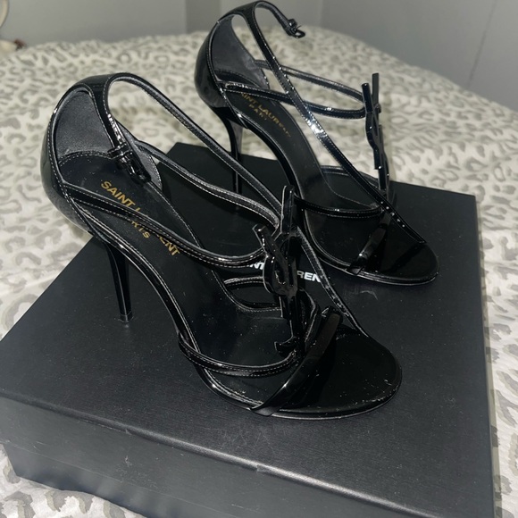 Saint Laurent Glossy Black Heels - Picture 7 of 8